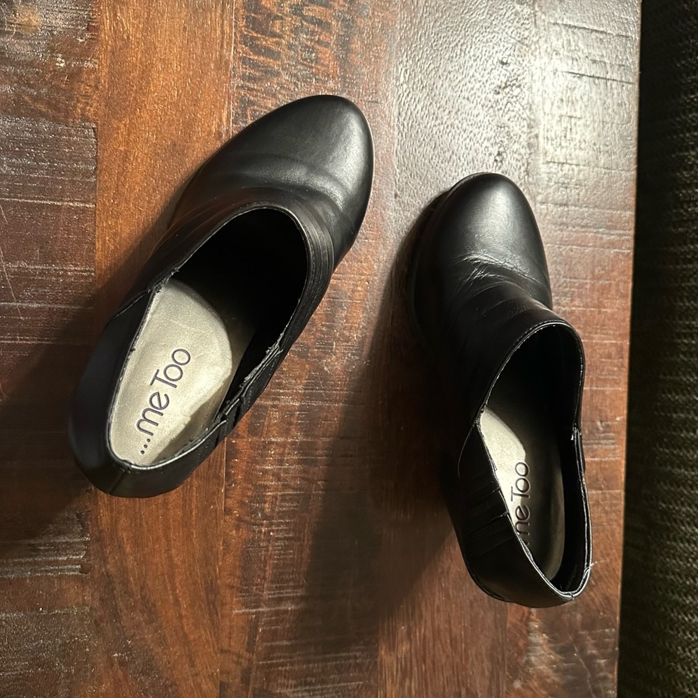 Women’s Me Too ankle boots size 6.5